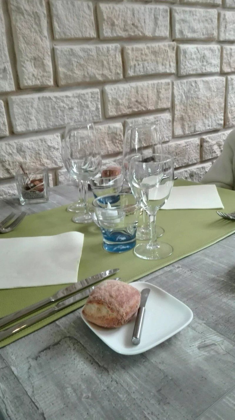 Au Verre y Table