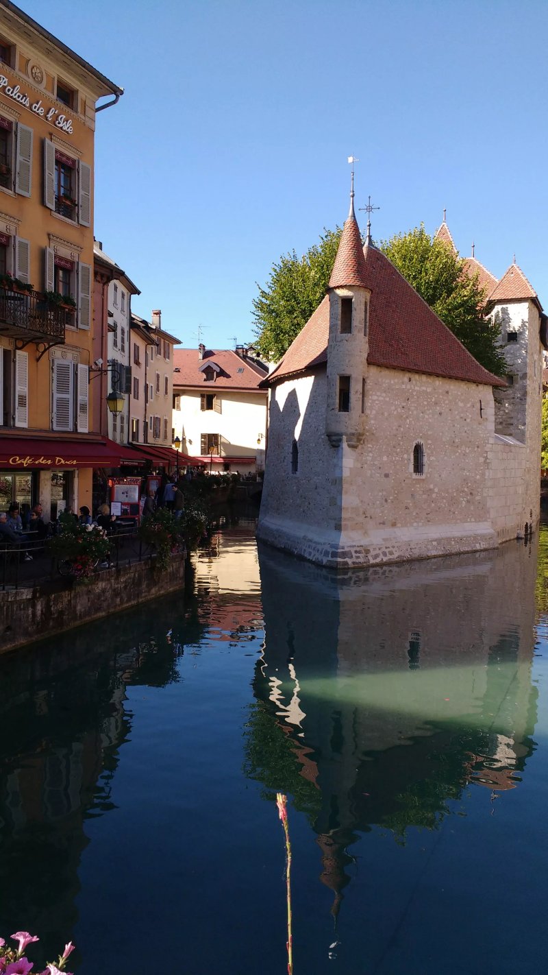 Cafe des Ducs
