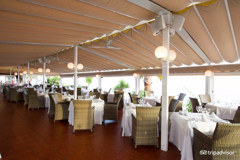 El Oceano Beach Hotel