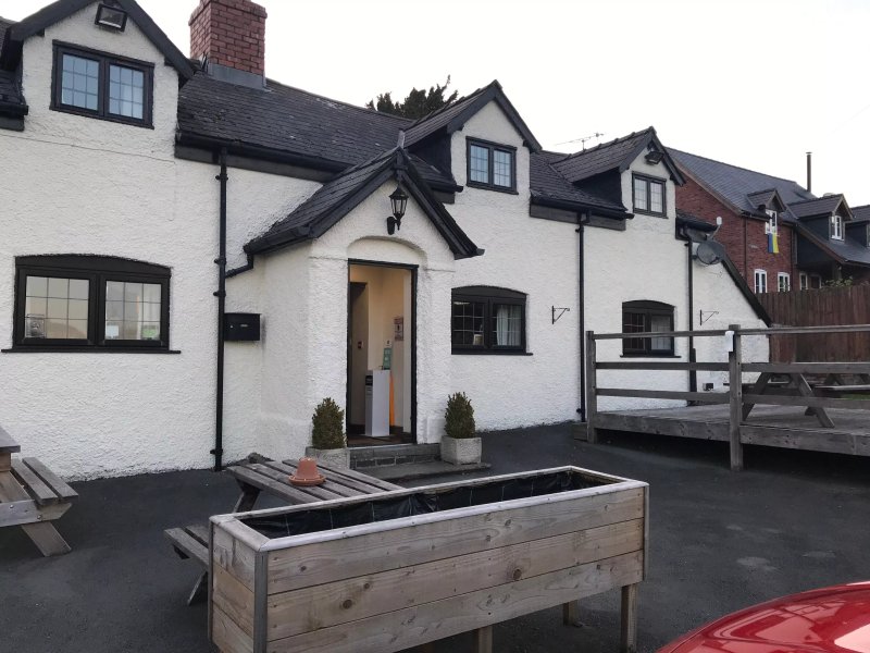 The Dolfor Inn