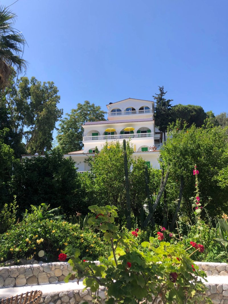 Pavlina's Achladies Apartments