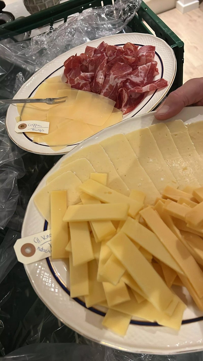 Deli"en Ostervold