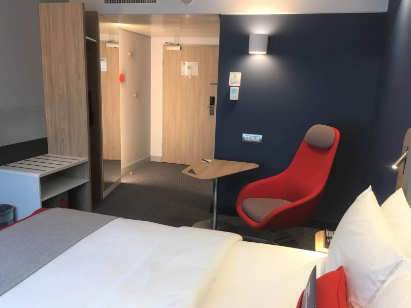 Holiday Inn Express Zürich Airport, an IHG hotel