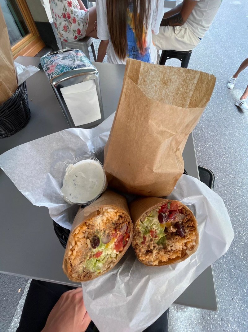 Comelon Burrito Bar