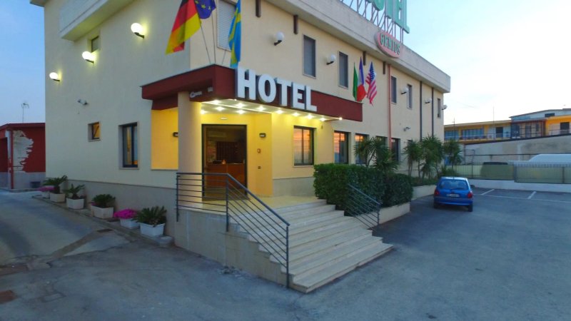 Genius Hotel