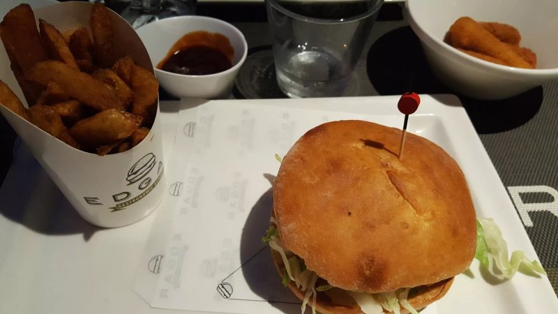 Edgar Gastronomic Burger