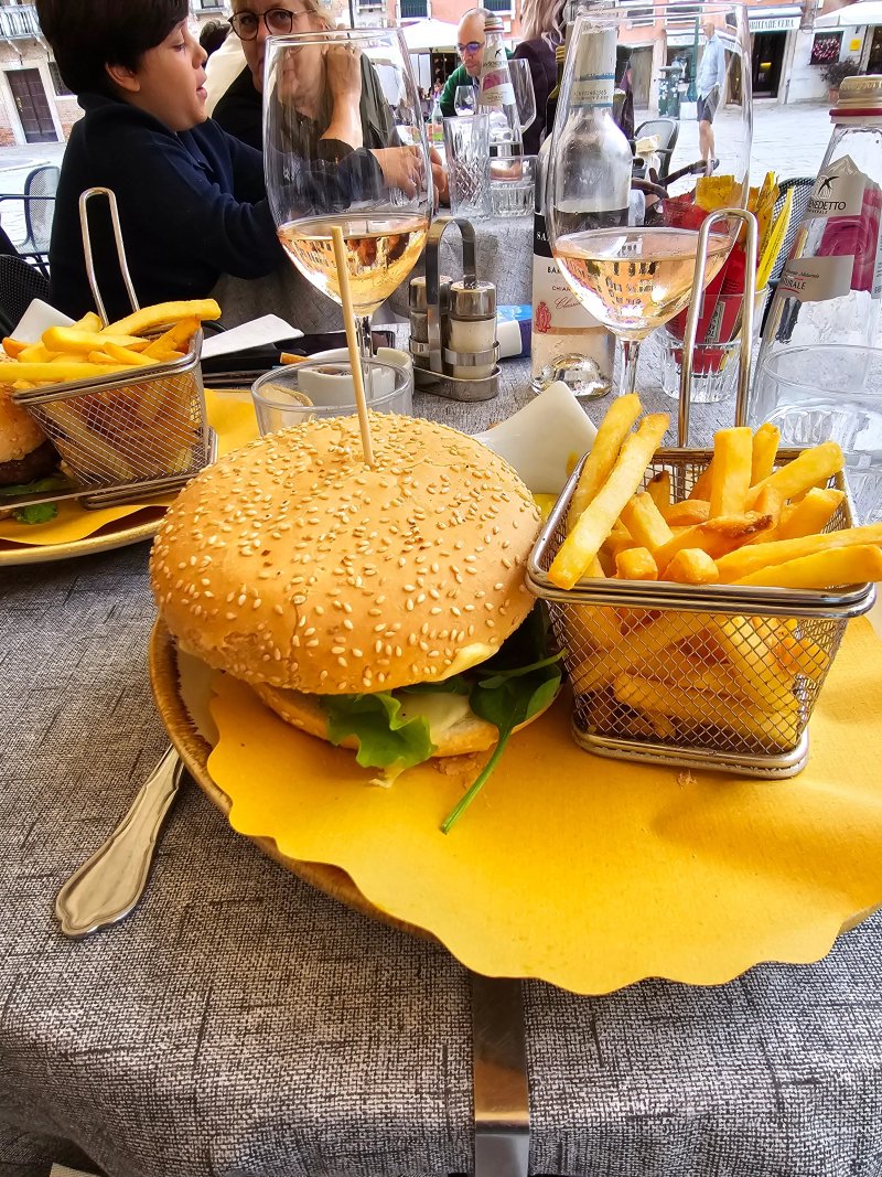 Le Cafe
