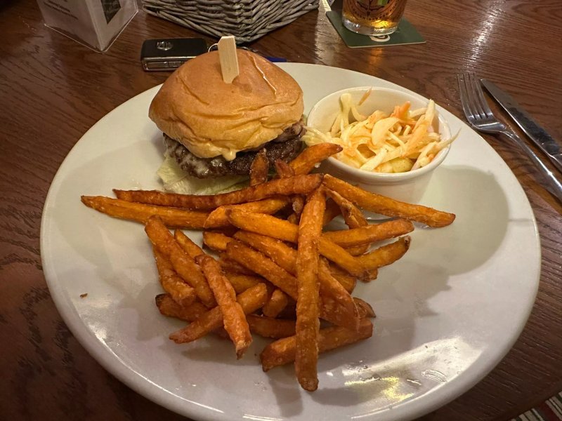 The Rose and Crown Pub, Restaurant, B&B