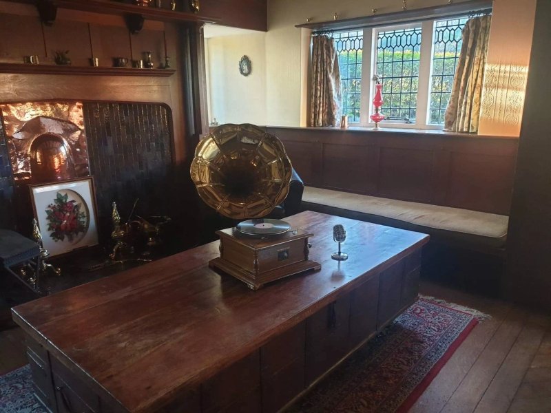 Barons Court Hotel