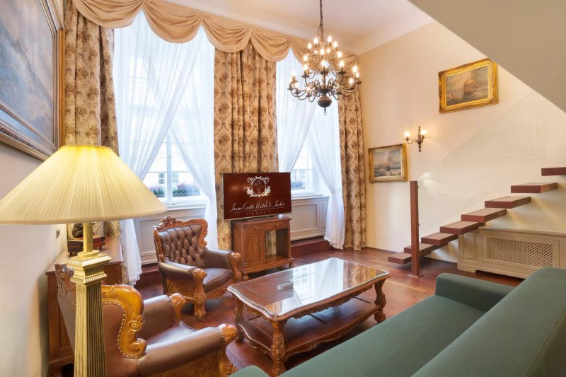 Iron Gate Hotel & Suites By Bhg
