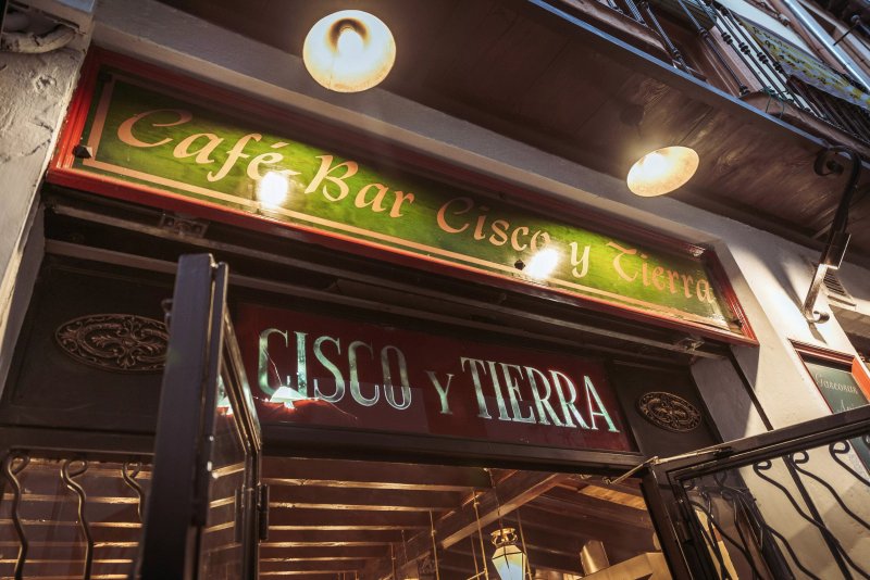 Cisco y Tierra 1920