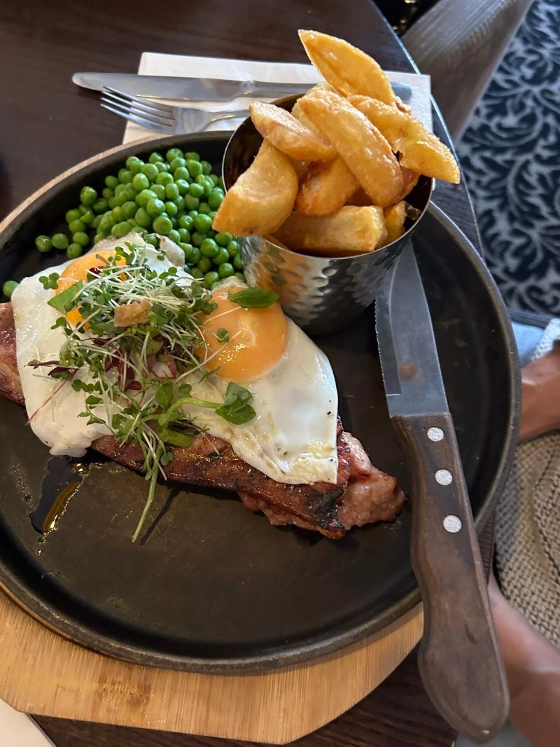 Brownlow Inn
