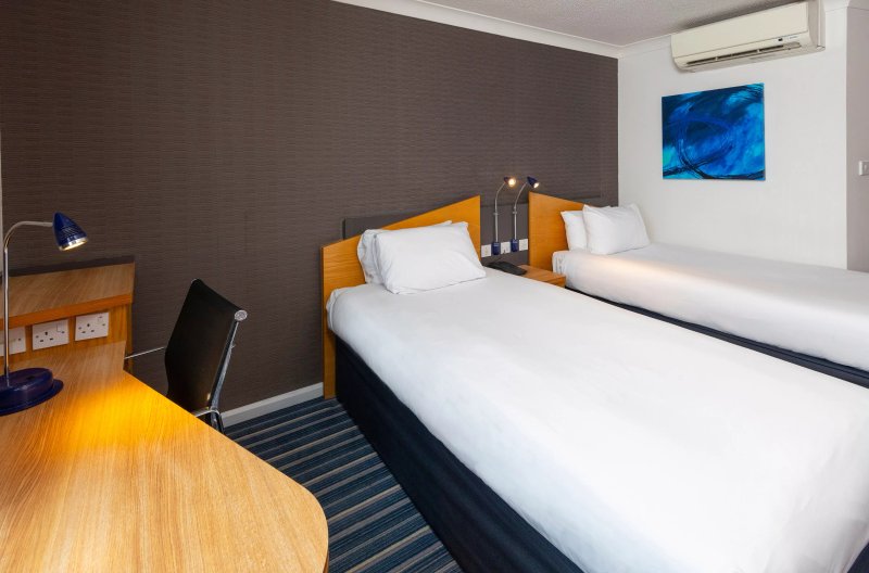 Holiday Inn Express Northampton - South, An IHG Hotel