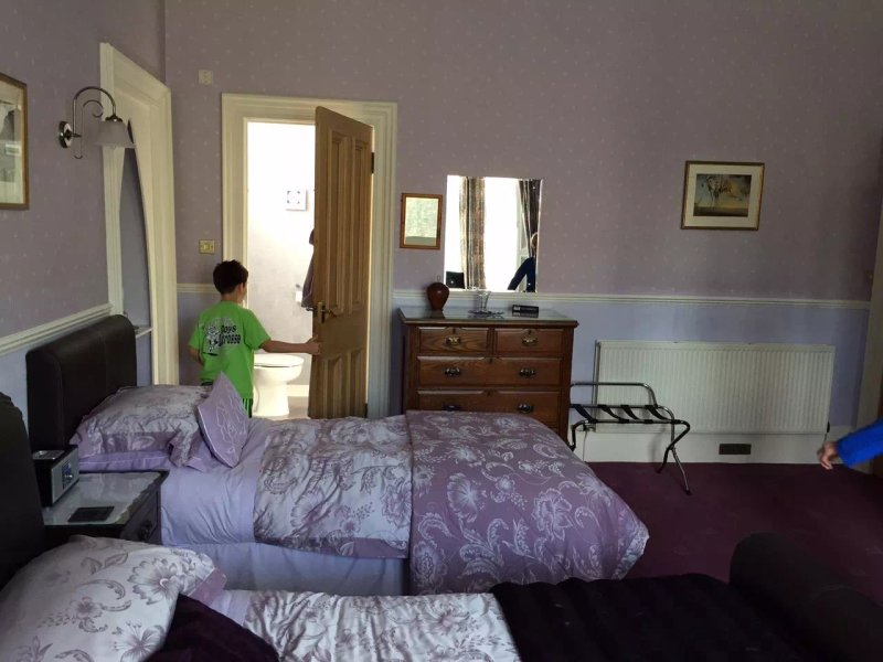 Lauderville Guest House