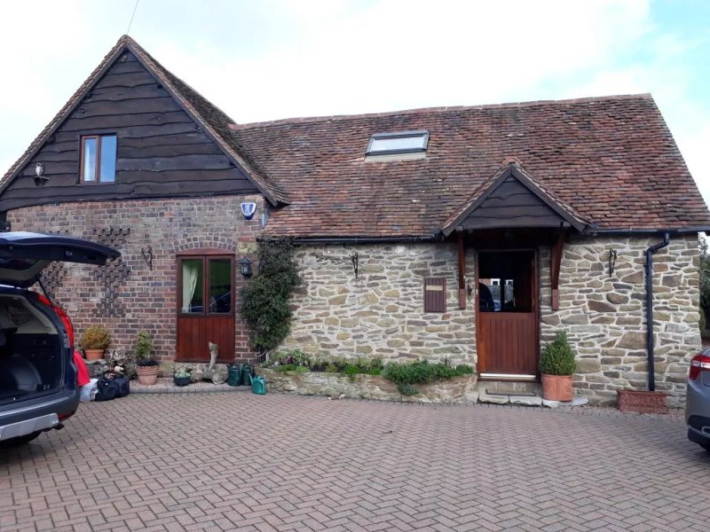 Tudor Barn Farmhouse Bed & Breakfast
