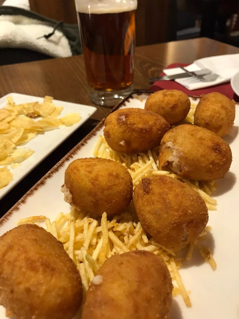 La Oficina Bistro