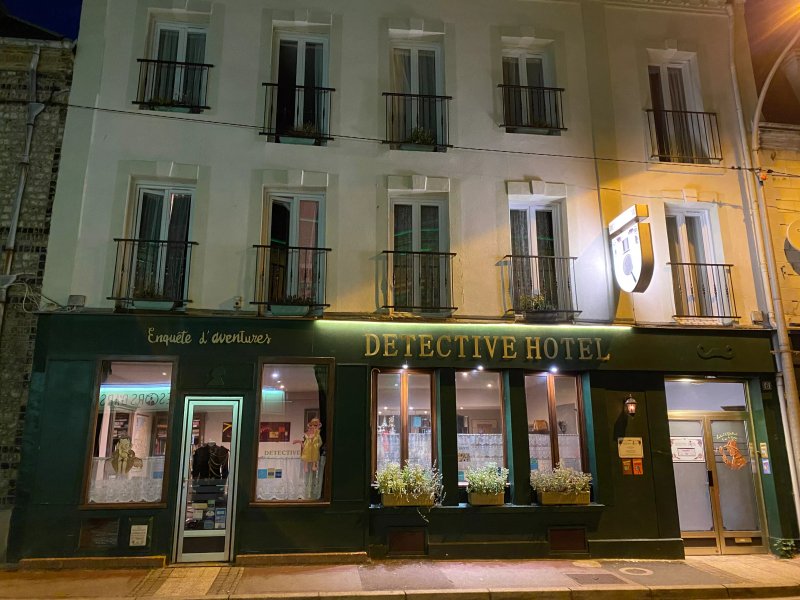Detective Hotel