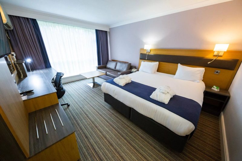 Holiday Inn Newport, an IHG hotel