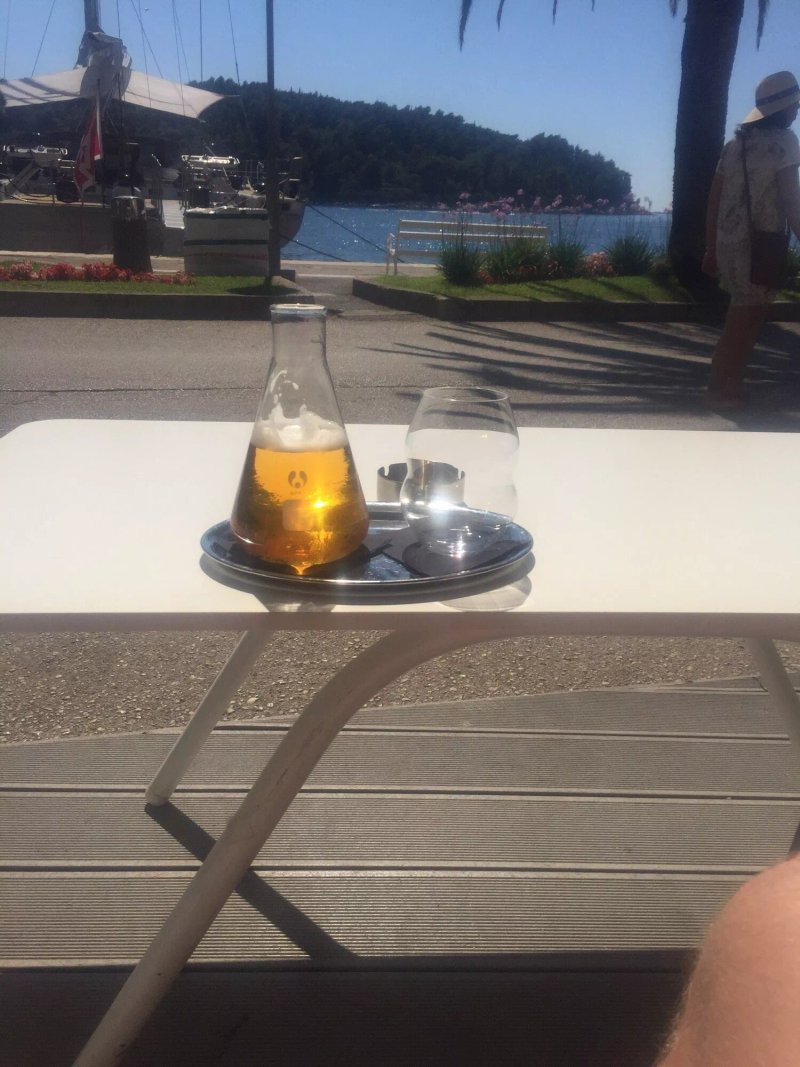 Kamen Mali Bar & Restaurant