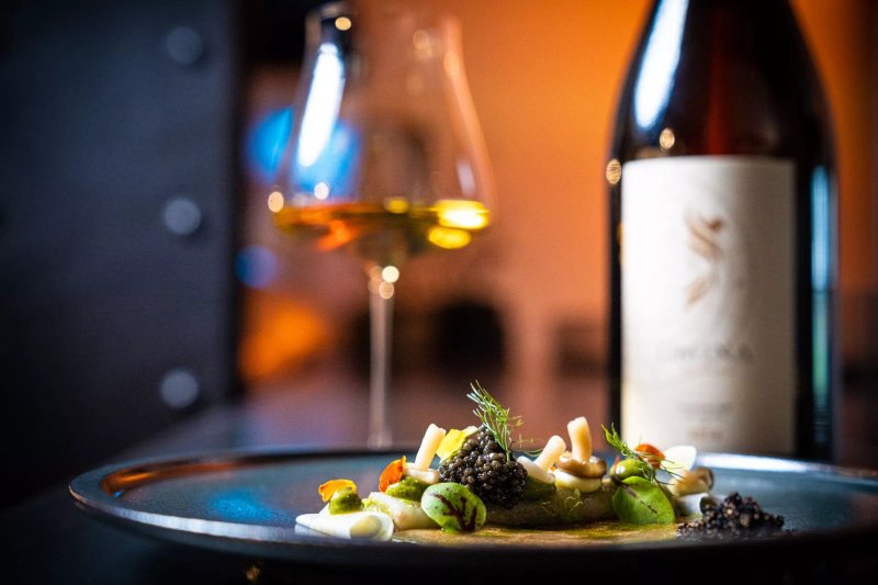 5 Gourmet Restaurant & Bar