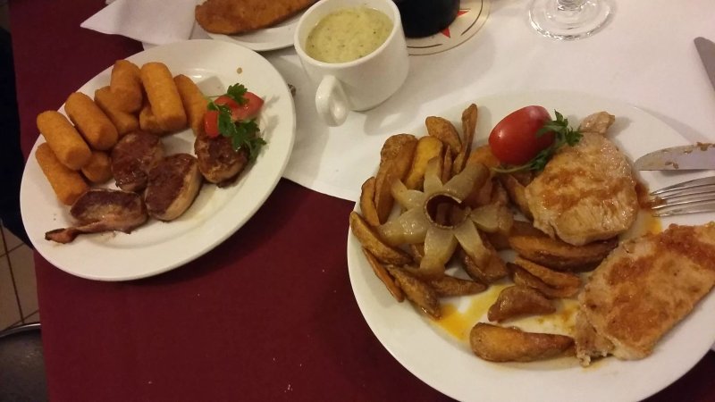 Kek Rozsa Restaurant