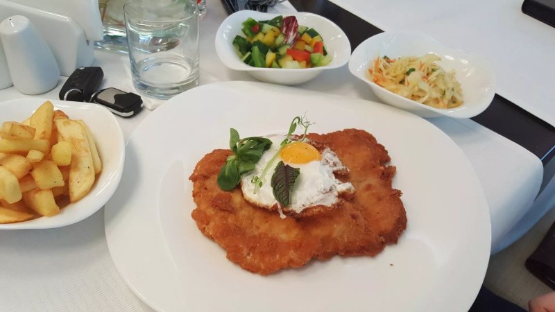 Azyl Restaurant