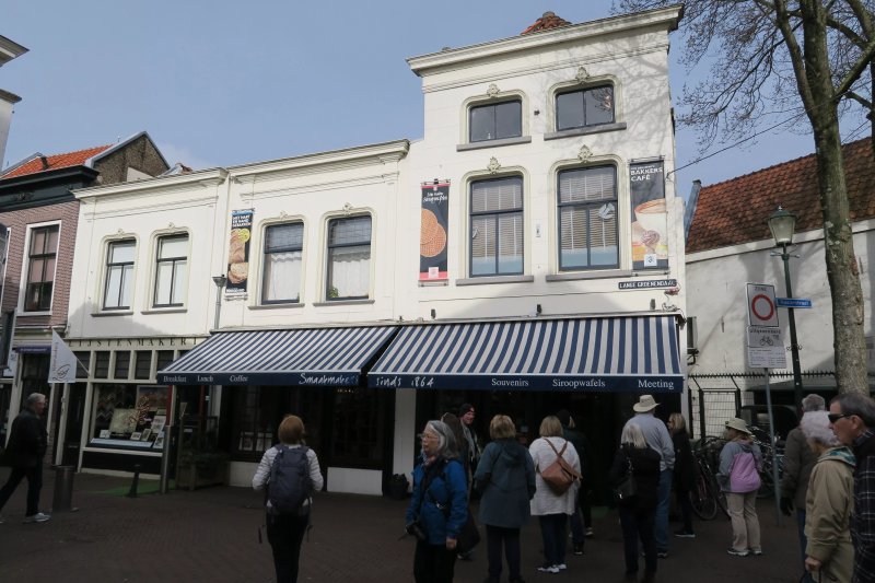 Van Den Berg, Siroopwafels & Banketbakkerij-Tearoom