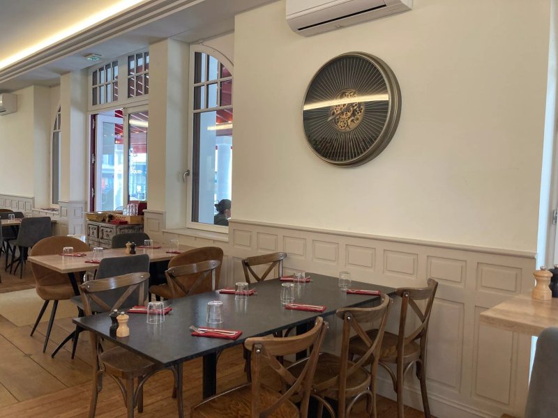 Brasserie De L'hotel De Paris