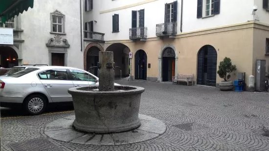Piazza Quadrivio e Scarpatetti