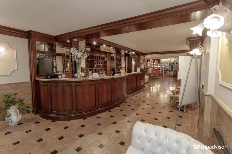 Hotel Belle Epoque