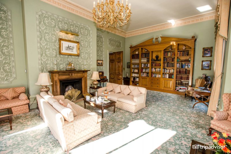 Tre-Ysgawen Hall and Spa