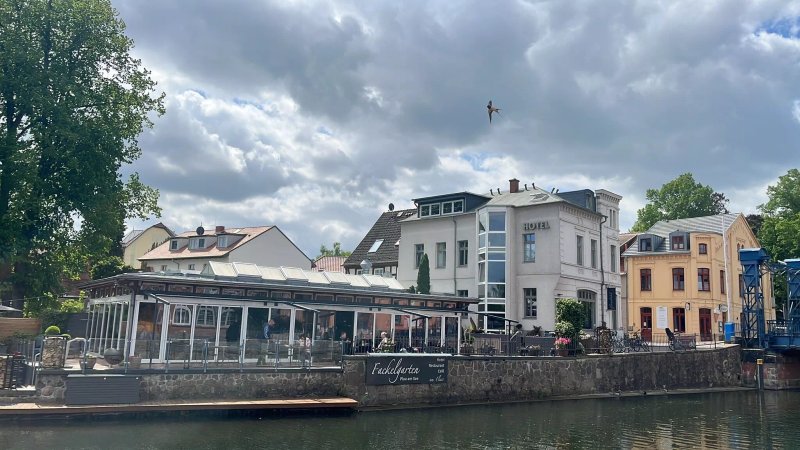 Restaurants & cafés