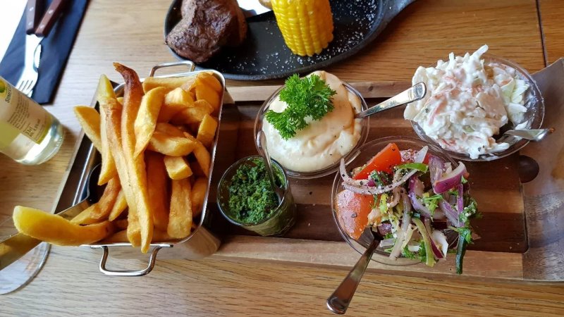 Big Street BBQ & Bar