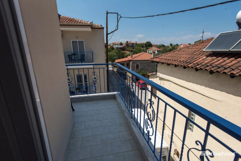 Stratos Hotel