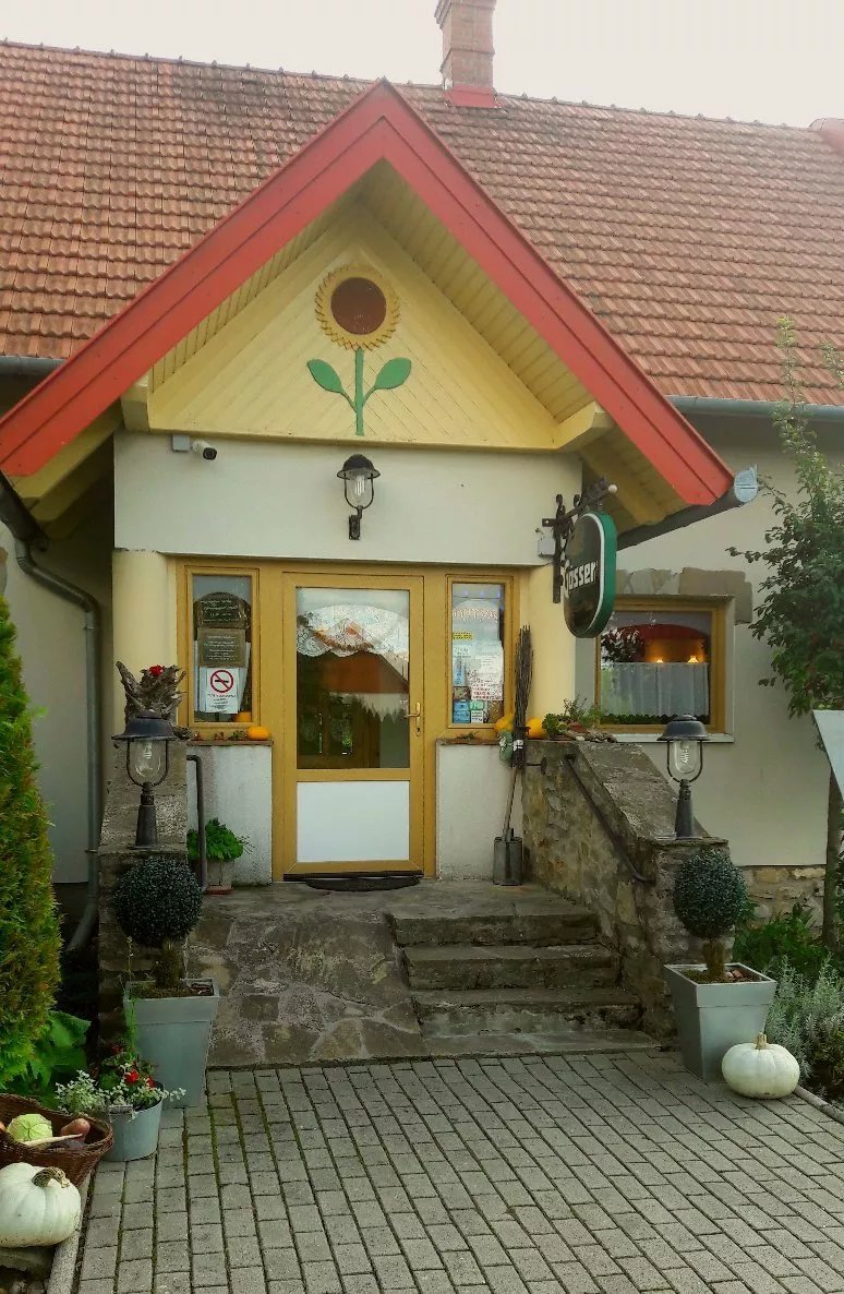Napraforgo Restaurant
