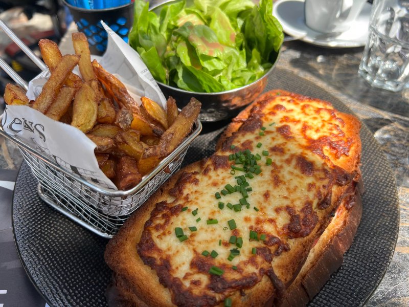 Le Garde Manger