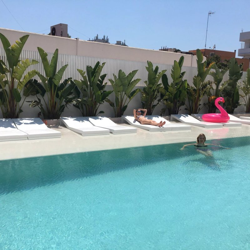 Sunrise Suites