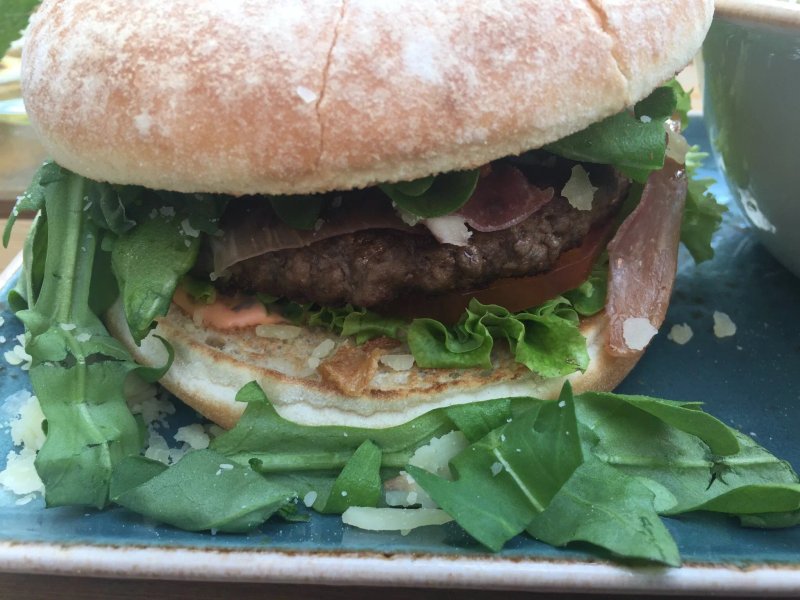 HANS IM GLUECK Burgergrill & Bar