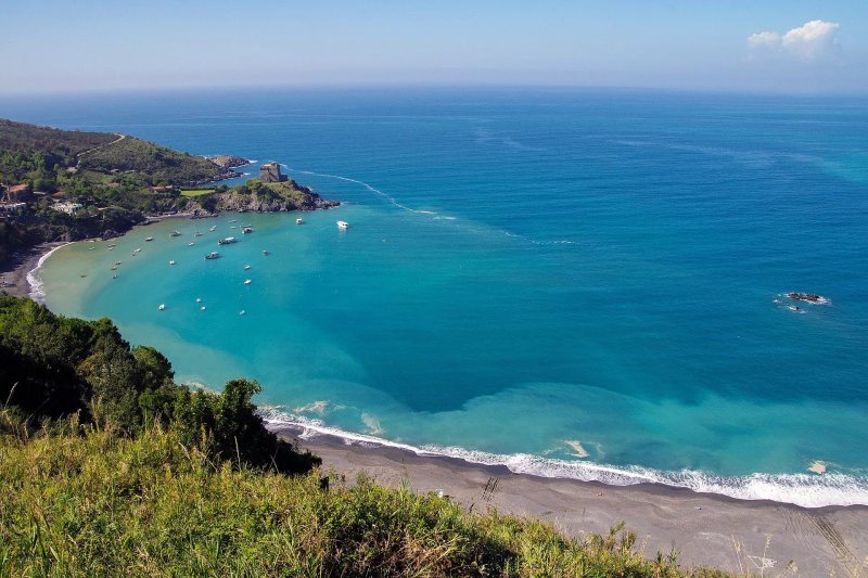 Nelema Bay Arcomagno