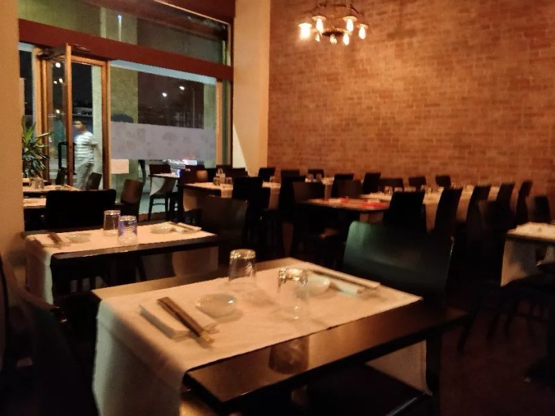 Long - Bistrot & Sushi Cocktail Bar