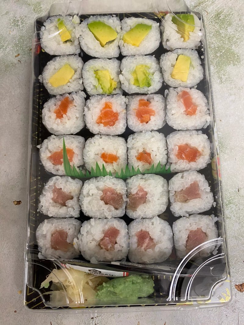 Sake sushi and Asian fusion