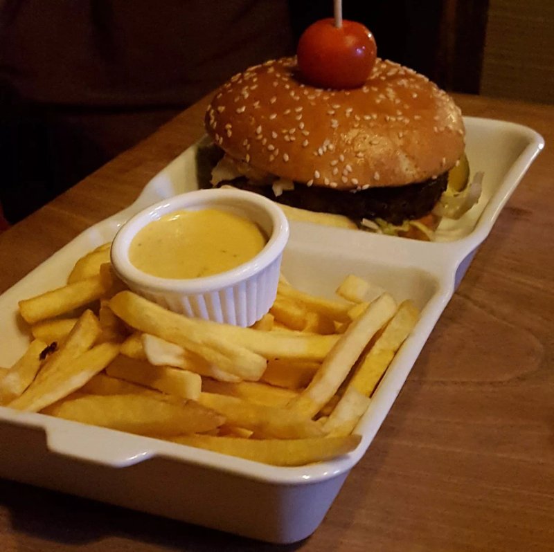 The Three Horseshoes