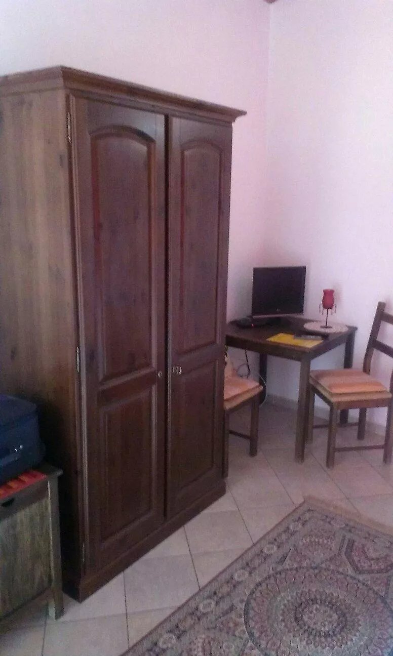 Cloris Guest House
