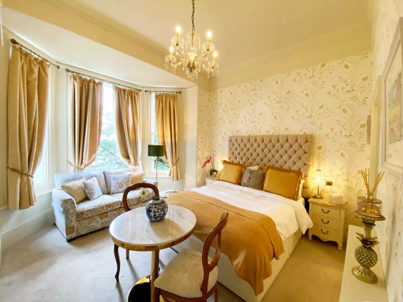 Muntham Holiday Apartments And Town House