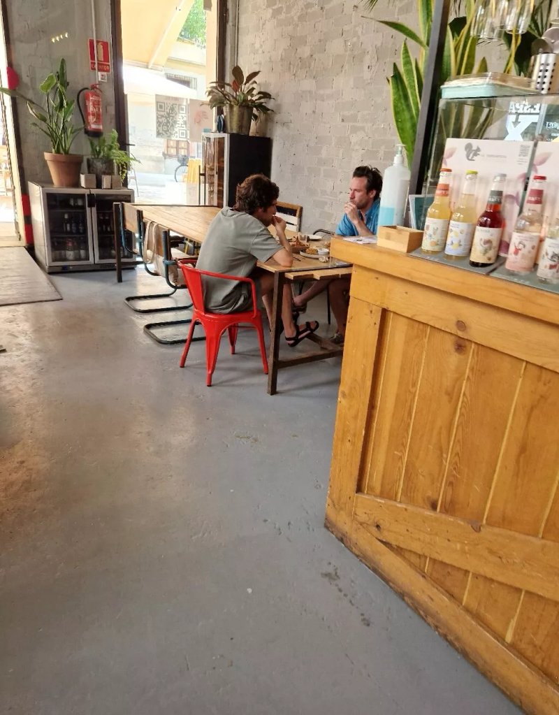 Bar & Kitchen