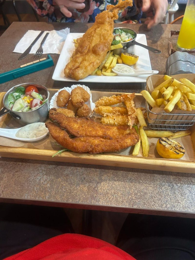 Cobbies Bar and Kitch Inn