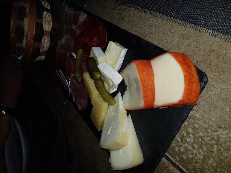 Tralha Wine Tapas Bar