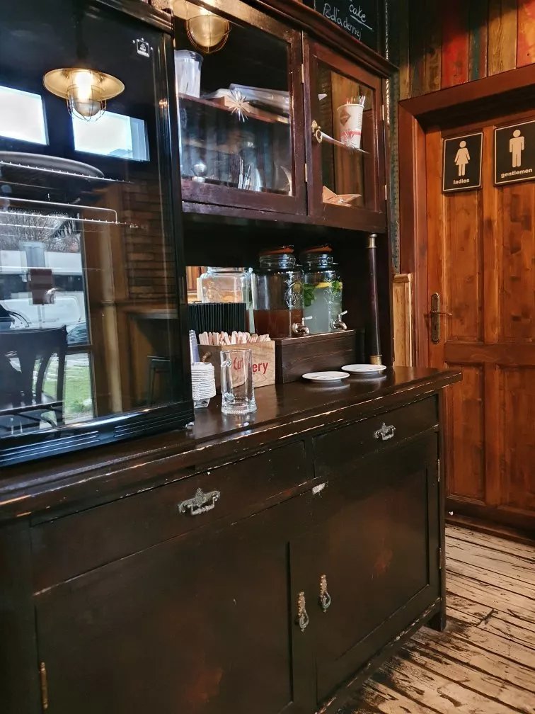 Trojka Bistro