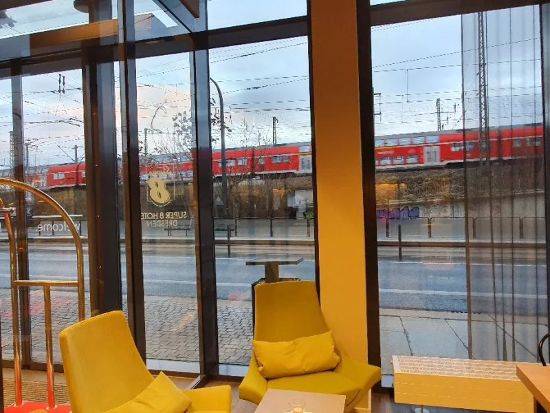 Super 8 by Wyndham Dresden