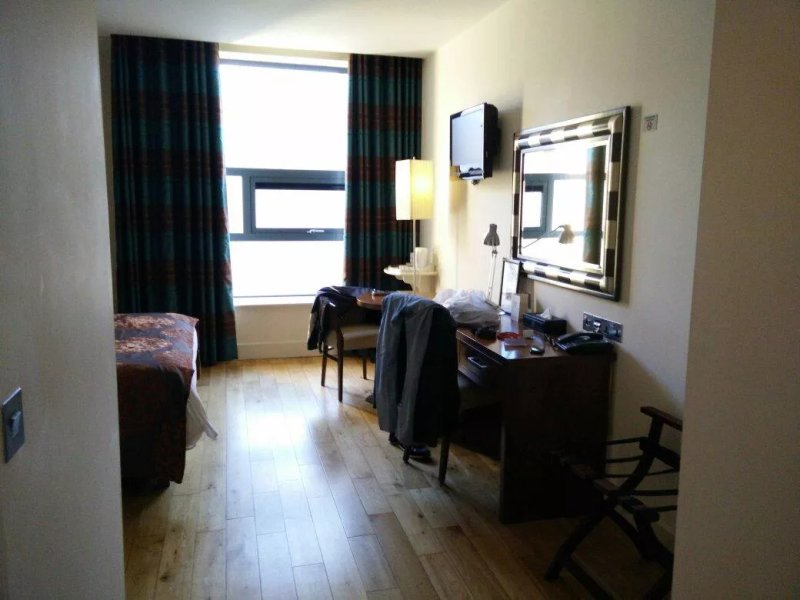 Shirley Arms Hotel